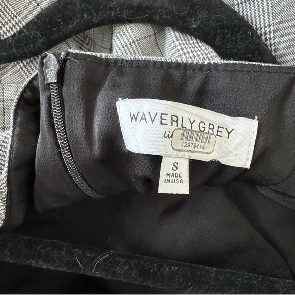 Waverly Grey Kelci Checkered Peplum Top Small - Picture 7 of 7